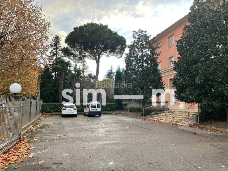 Foto 5c56444e-aa8a-4f8e-aa73-a3299b9d83fd. Edifici a Tona