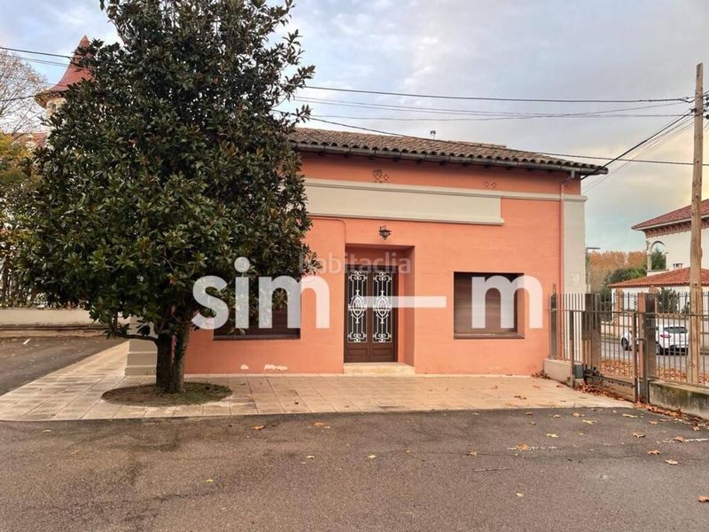 Foto 618d5464-1e1a-4569-b88f-f3b4b68094b4. Edifici a Tona