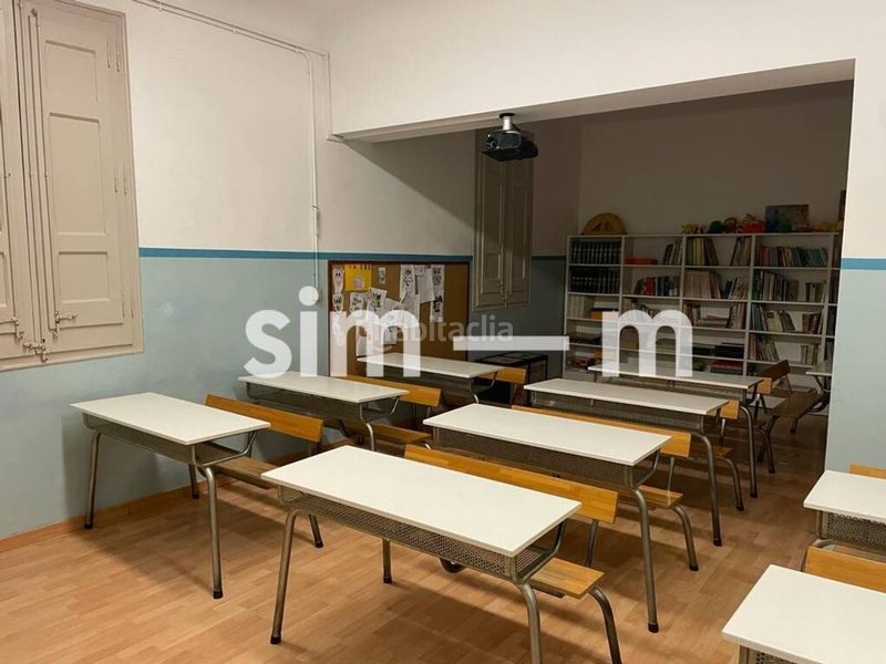 Foto 6a04f636-31d6-4603-981e-17fed1ce697a. Edifici a Tona