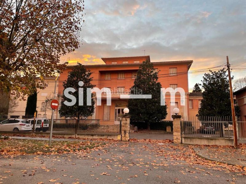 Foto 6a5c1490-5ace-435e-b151-6da2276d16a3. Edifici a Tona