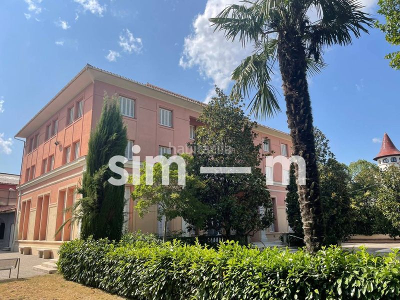 Foto 75664057-75e2-4f92-8b52-c3ea5da343b4. Edifici a Tona