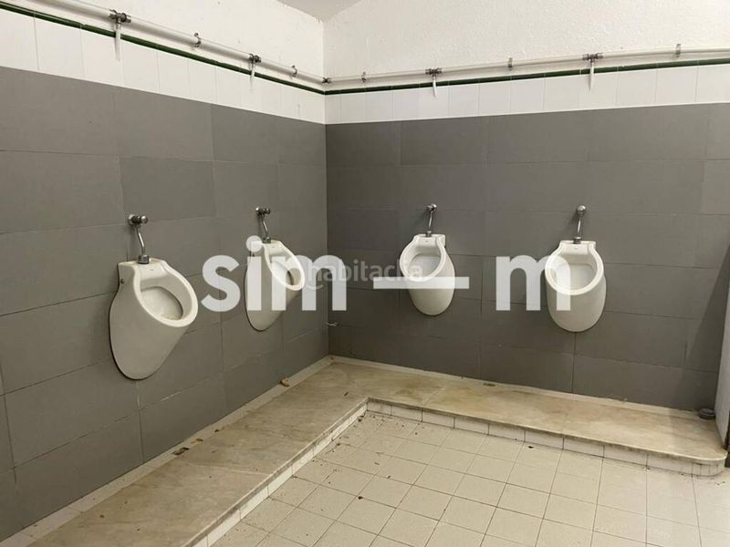 Foto 7d75cbcd-9fcc-4c78-a13d-b0f3e06f719f. Edifici a Tona
