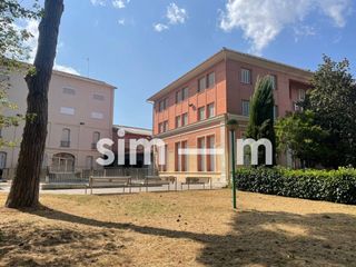 Edifici a Tona. Edificio en venta  zona la suïssa