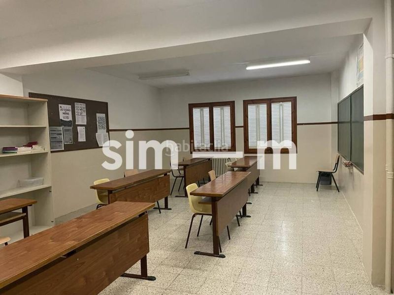 Foto ac36d8c2-8bd1-46f6-9f17-d50e33ceb75c. Edifici a Tona