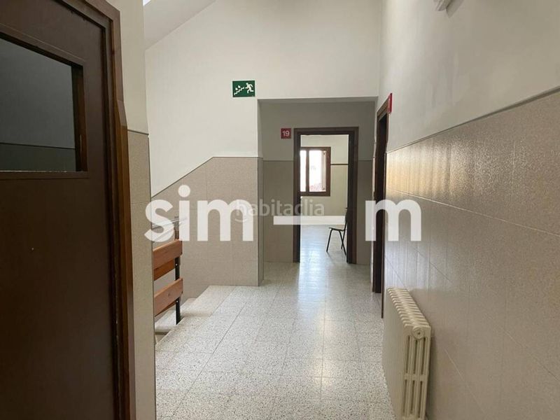 Foto adde7a1e-e1ad-4e35-950b-52bcf48db913. Edifici a Tona