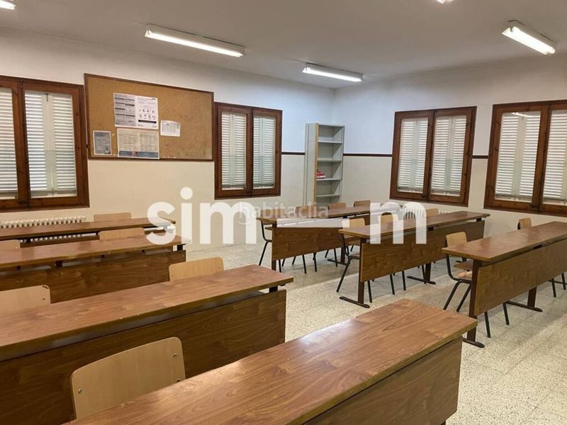 Foto b474e5a3-d295-4a96-bafc-4acf08c32d71. Edifici a Tona
