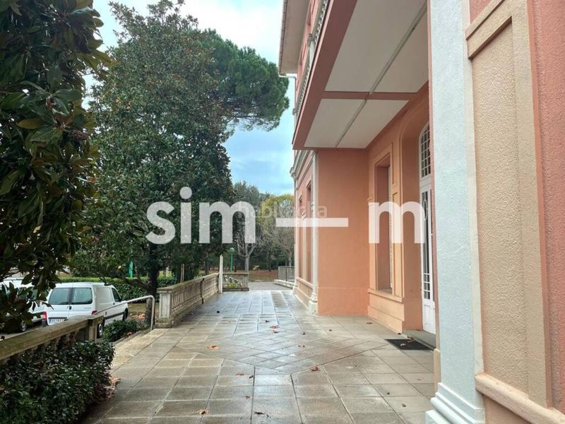 Foto b921e0cf-a86d-44cb-9647-b37322d8b14f. Edifici a Tona
