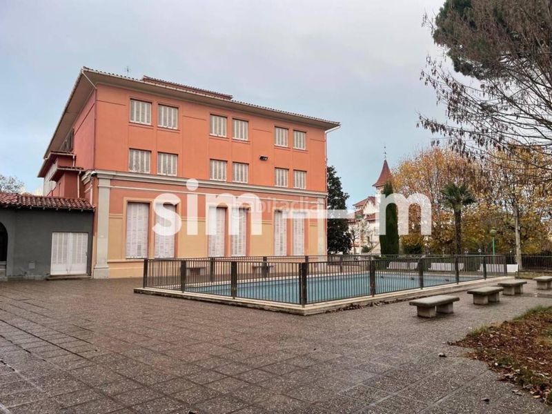 Foto d88c5b81-4d21-41f8-a01a-3c5b6bb9e894. Edifici a Tona