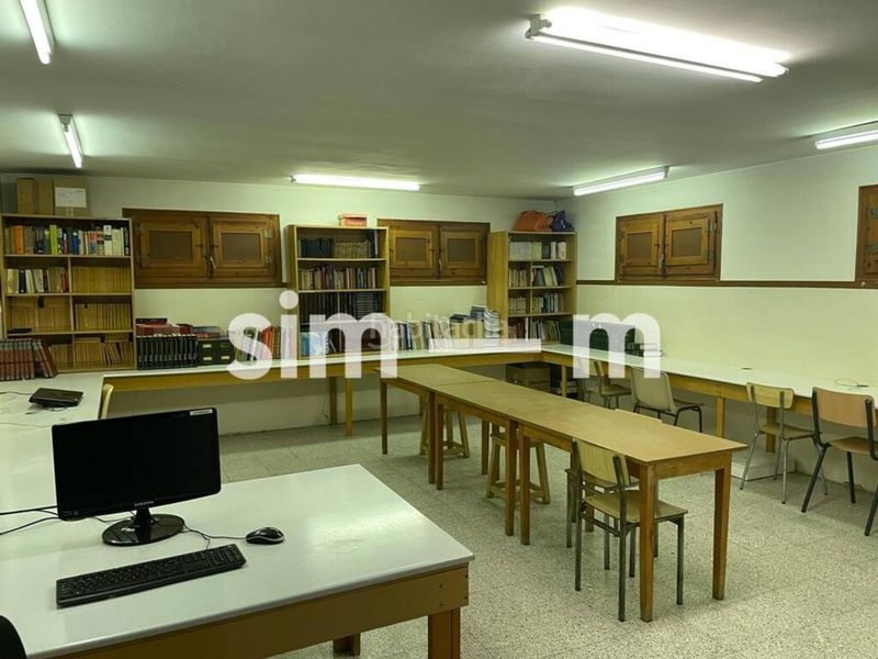 Foto e7134fe8-6b3b-4846-807d-51ed6c121899. Edifici a Tona