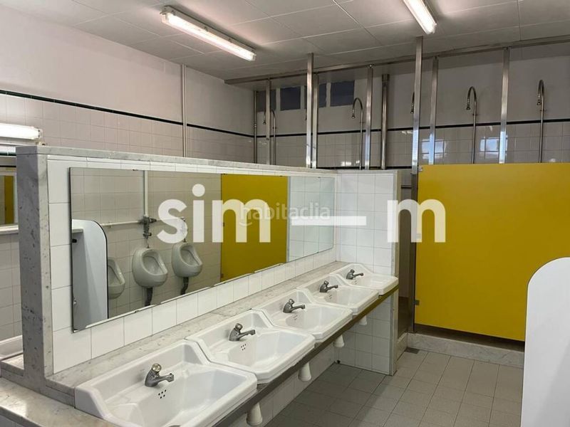 Foto ed4f8300-3dbd-40a9-bddf-1cad294a9876. Edifici a Tona