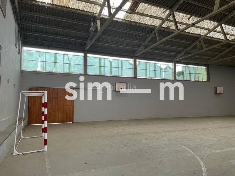 Foto fab36202-aa16-4273-990f-57cd12184402. Edifici a Tona