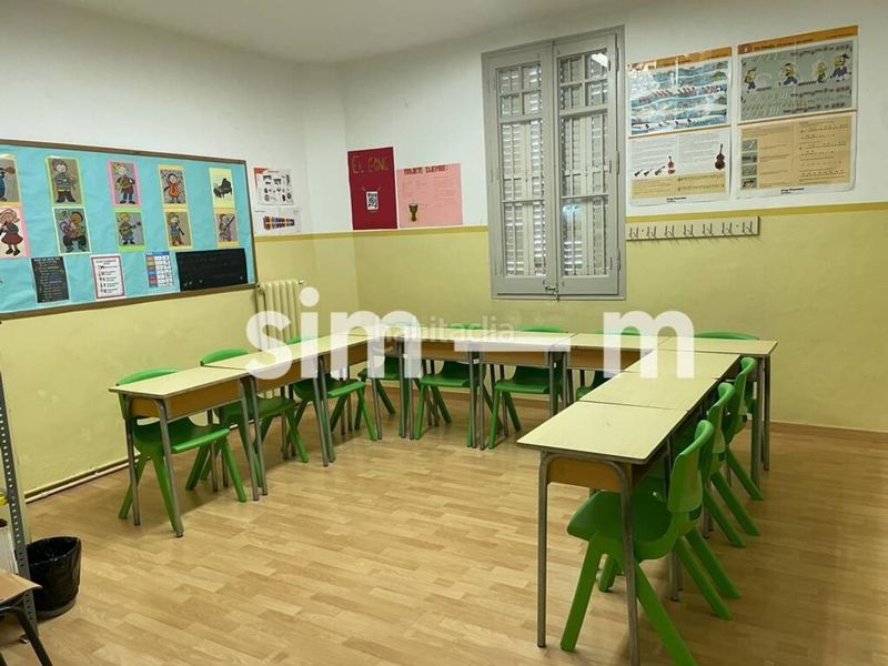 Foto fdec7614-2549-4e18-8607-e3354b2cbaa0. Edifici a Tona