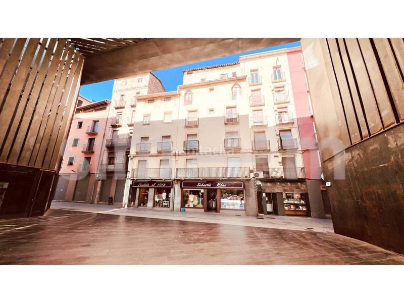 Foto 3dc7a091-f43b-41c4-904e-6efa82b1acb2. Edificio  en venta zona centro en Ripoll