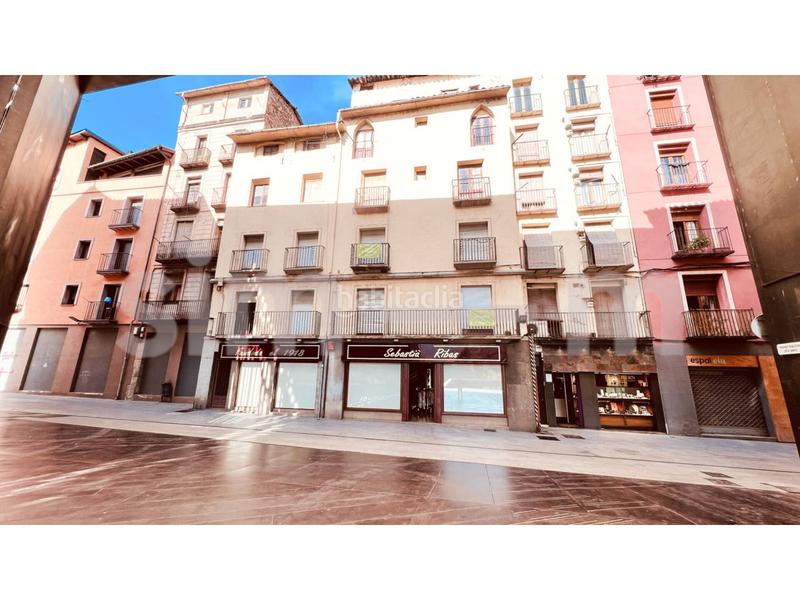 Foto 4489da60-7e70-4d9e-9544-2b81896dc518. Edificio  en venta zona centro en Ripoll