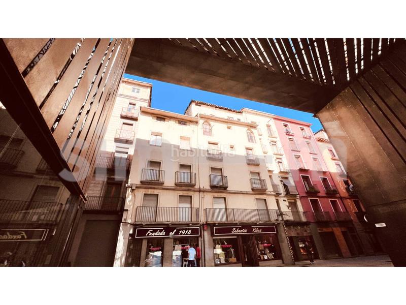 Foto 8a2be873-b0e8-4465-be67-56f66deece25. Edificio  en venta zona centro en Ripoll