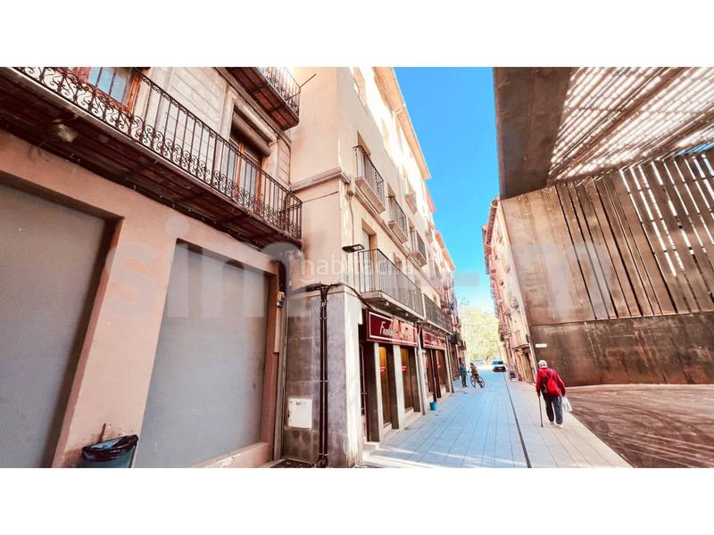 Foto 8c2b9987-c9a9-4998-b278-8f84544cc3aa. Edificio  en venta zona centro en Ripoll