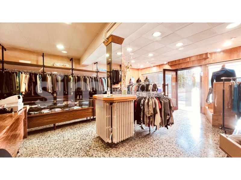 Foto 9ce97c7c-b232-44db-a979-b94024b0e37b. Edificio  en venta zona centro en Ripoll