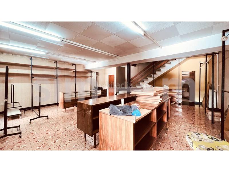 Foto b69a8c8d-f85e-485c-95ab-5ee57cfd5253. Edificio  en venta zona centro en Ripoll
