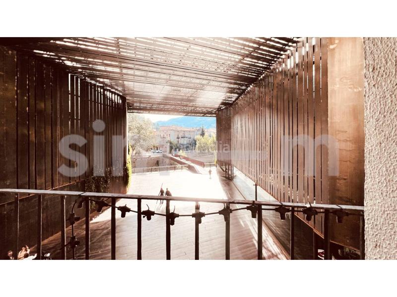 Foto c223b097-be71-437e-b2c5-4a5426babdff. Edificio  en venta zona centro en Ripoll