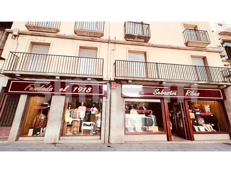 Foto e28e1323-a55c-4f10-a241-0127f183f47e. Edificio  en venta zona centro en Ripoll