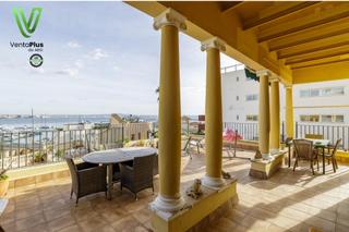 Flat  Cami del corb mari. Piso con piscina e impresionantes vistas al puerto en un antiguo