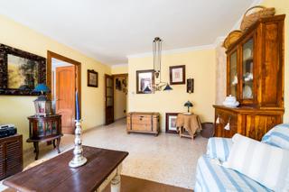 Appartement  Carrer bisbe cabanelles. Piso primero de tres habitaciones sin ascensor