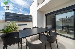 Dúplex  Carrer trobada. Moderno dúplex con domótica