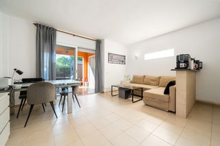 Pis  Llucmajor - calle de murillo. Funcional apartamento con piscina y parking