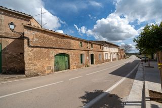Haus  Santa eugènia - carrer s´aljubs. Casa de pueblo con carácter mallorquín a reformar