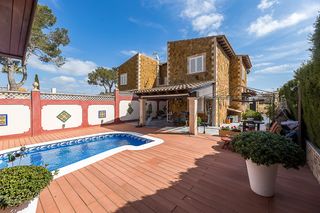 Casa aparellada  Bah�a azul - carrer saturno. Chalet pareado cerca del mar