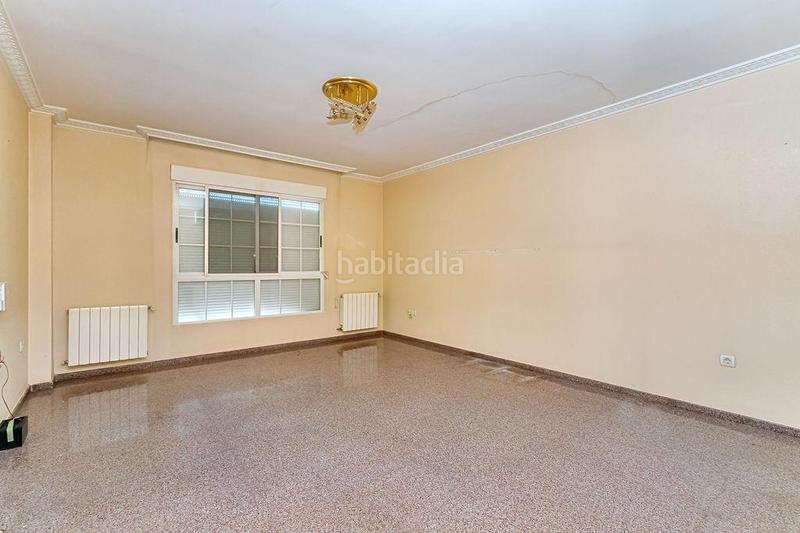 Foto 1820c934-4cd3-4152-844d-4760c8233cdb. Reihenhaus mit heizung parking in Cañada