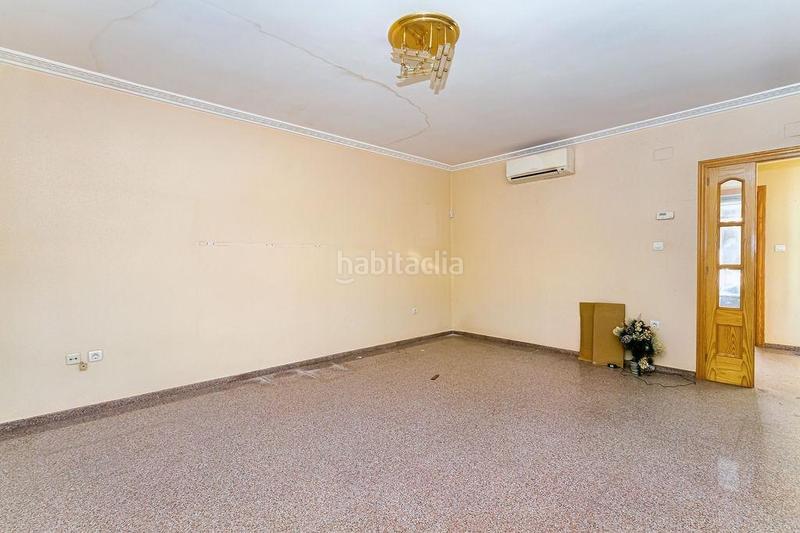 Foto 7c702bea-c05b-4bbd-b334-84d010258d90. Reihenhaus mit heizung parking in Cañada