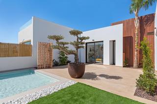 Chalet à Las Lomas de Rame-Bahía Bella. Villas en los alcazares murcia desde los 559.900 euros