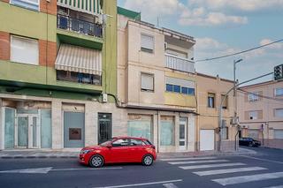 Local commercial à Centro. Local comercial en elda, alicante