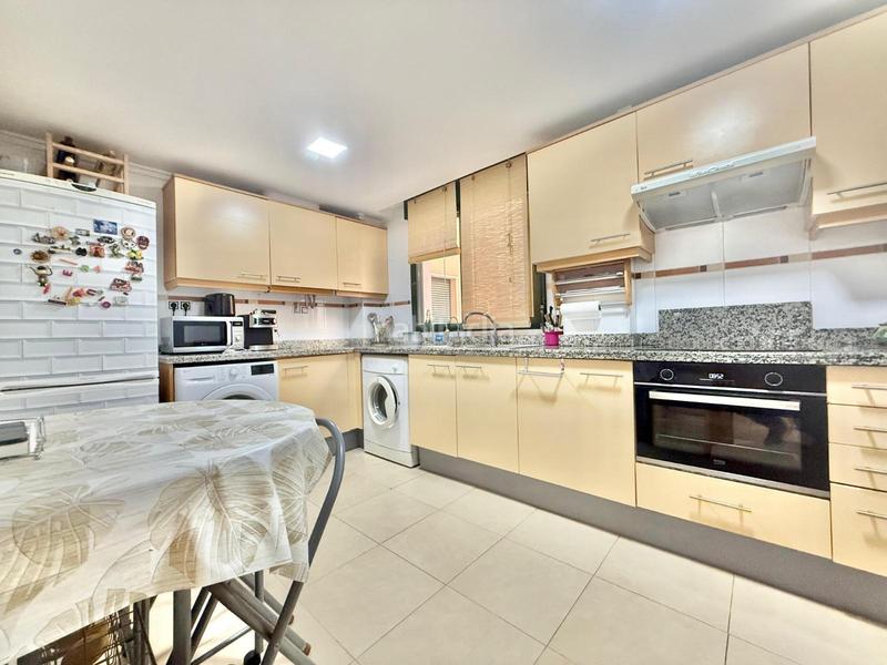 Foto 183ea715-b035-45f7-ae82-e6007e4795b7. Appartamento con riscaldamento parcheggio piscina in San Juan de Alicante