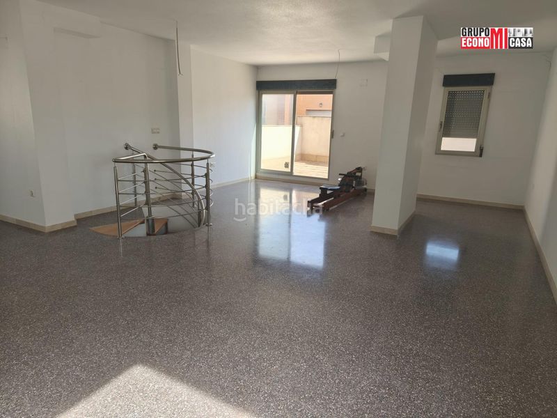 Foto dc7a0b85-2f1b-4489-8421-ea481e44e81c. Àtic amb calefacció aparcament a Zarandona Murcia