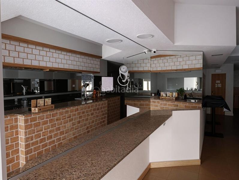 Foto 35e95179-f222-49a8-b67c-f9f849956b99. Lloguer local comercial a Benalúa Alicante