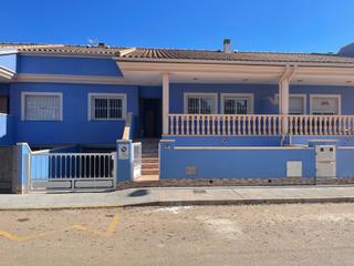 Casa adosada en Calle melocotonero - la palma 7. Espectacular vivienda en planta baja con semistano y buhardilla