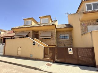 Casa a La Aljorra. Exclusivo chalet adosado situado en la aljorra cartagena