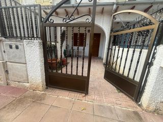 Affitto Casa in Centro. Bungalow en alquiler de 1 dormitorio en los alcázares