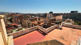 Flat  Avinguda meridiana. Piso con encanto en finca regia con vistas espectaculares  para