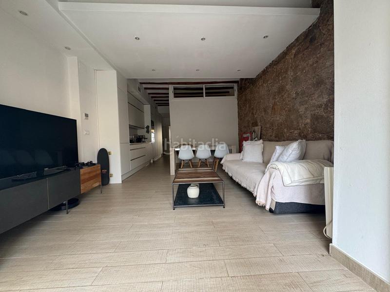 Foto 790bbdb5-60ce-4e59-b739-4c2d46854de5. Pis a Poblenou Barcelona