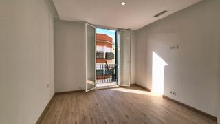 Etagenwohnung  Carrer de la muntanya. Piso luminoso recién reformado en carrer de la muntanya