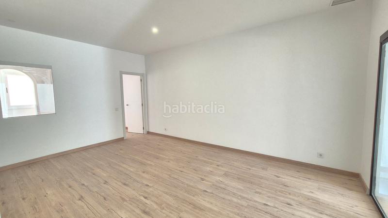 Foto 98fd9002-da04-4066-9045-f0f468ed4236. Piso  luminoso recién reformado en carrer de la muntanya en Barcelona