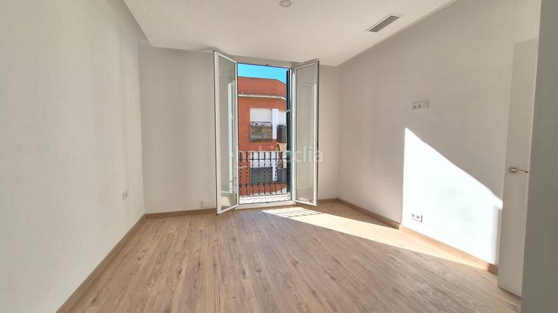 Foto dc2a3e47-23c1-4b81-9f4e-a394ee8157f4. Piso  luminoso recién reformado en carrer de la muntanya en Barcelona