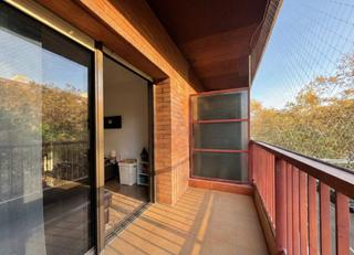 Pis  Rambla de prim. Piso exterior de 102 m con balcón, 4 habitaciones y 2 baños  seg