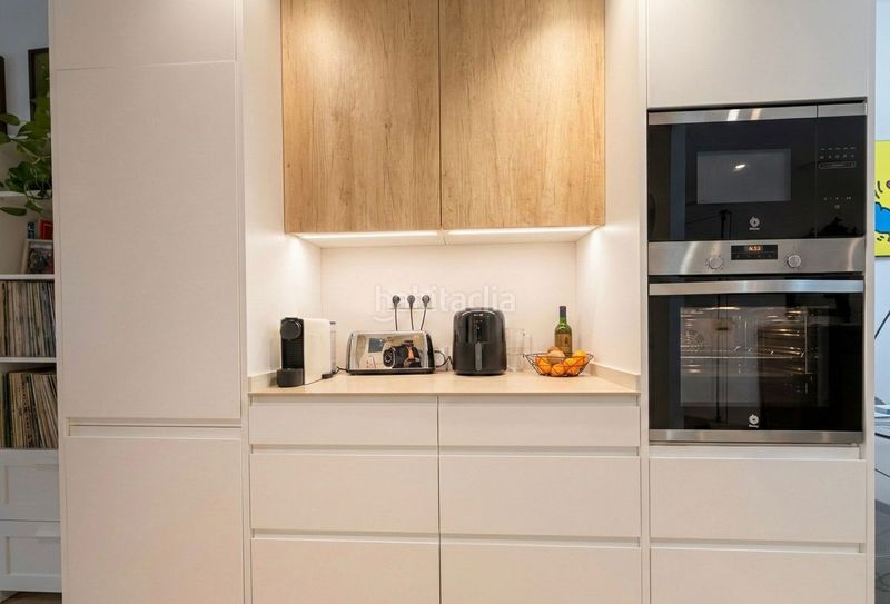 Foto b594ad71-e6bf-4616-b75d-89f9f36acc81. Pis a Sagrada Família Barcelona