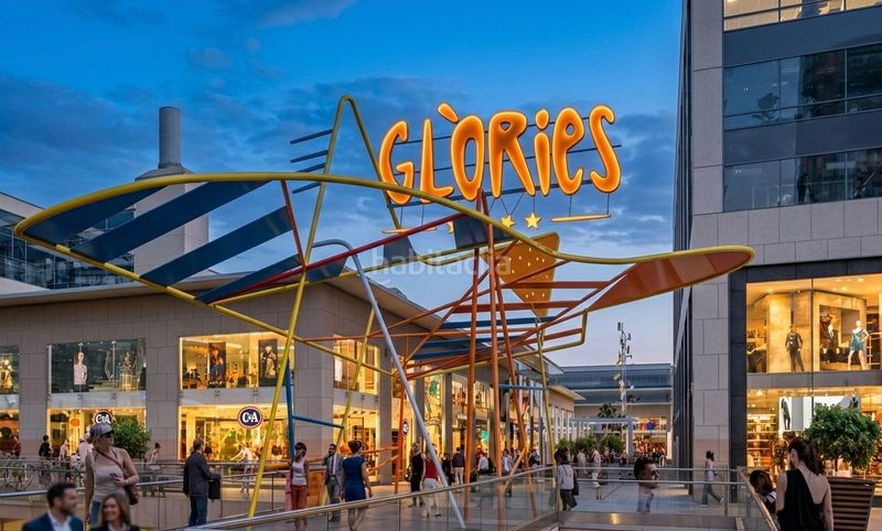 Foto df62b097-3cb8-4b27-95b0-83e272d9486b. Pis a Sagrada Família Barcelona