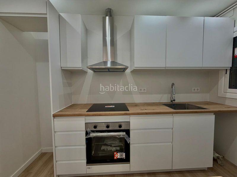 Foto f5b9691d-0e3f-4995-b4b4-dd2e2be84e3b. Pis amb aparcament a Fort Pienc Barcelona