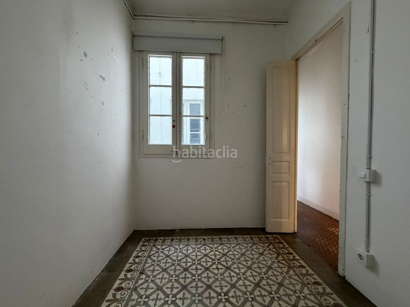 Foto ad6ea940-8a3e-4d72-acdd-78c145077197. Pis a Poblenou Barcelona